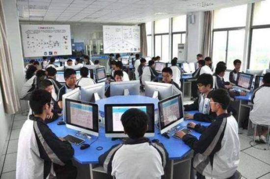 2024年计算机类专业去哪个学校学比较好 应该怎么选？