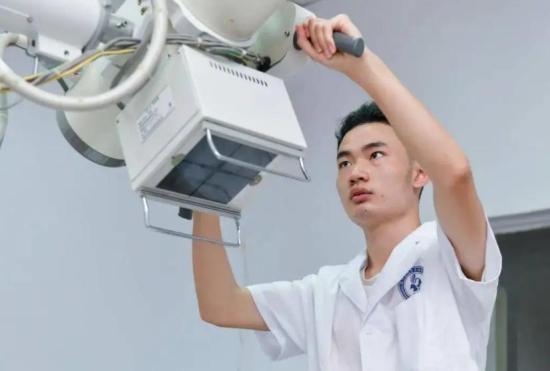 医学专业哪个专业前景好 医学专业前景2024年最新排名