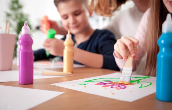 学会美术绘画专业以后能干什么工作 就业的前景怎么样 学会美术绘画专业以后能干什么工作 就业的前景怎么样