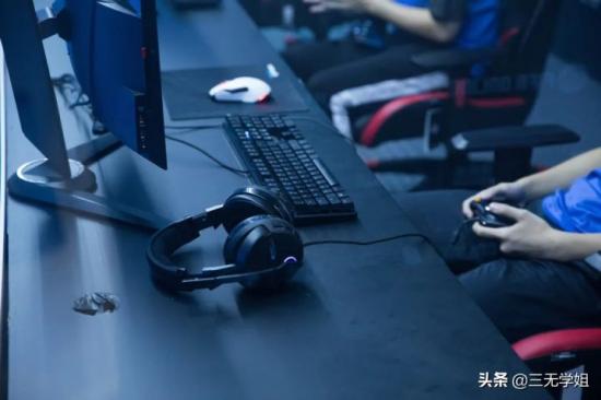 AYX爱游戏 - 注册送彩金88元- 世界杯指定体育平台丽二幼：爱的抱抱—记经典游戏“抱团”活动花絮