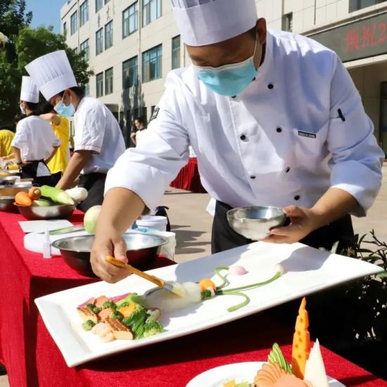 2024年淄博市职业教育活动周暨“中银杯”第十三届职业(技工)院校技能大赛开幕式在淄博机电工程学校隆重举行 2024年淄博市职业教育活动周暨“中银杯”第十三届职业(技工)院校技能大赛开幕式在淄博机电工程学校隆重举行