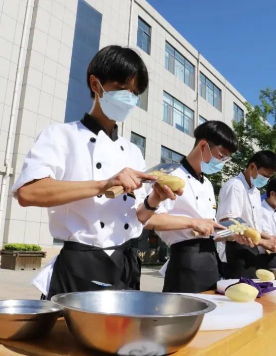 2024年淄博市职业教育活动周暨“中银杯”第十三届职业(技工)院校技能大赛开幕式在淄博机电工程学校隆重举行 2024年淄博市职业教育活动周暨“中银杯”第十三届职业(技工)院校技能大赛开幕式在淄博机电工程学校隆重举行