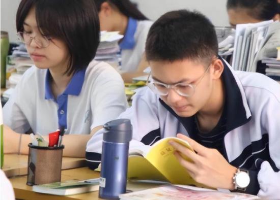 2024年后大学不招艺术特长生是真的吗（新一代”特长生出现，学生们做好准备）