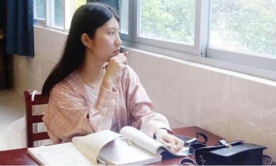 推荐女生学的轻松有前途的专业（未来十年女生很吃香的专业）