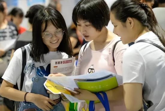 高中不允许复读已成定局(没考上高中的学生怎么办?官方回复叫人放心) 高中不允许复读已成定局(没考上高中的学生怎么办?官方回复叫人放心)