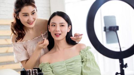 女生选择什么专业好就业(这8个专业学习难度小、就业前景好) 女生选择什么专业好就业(这8个专业学习难度小、就业前景好)